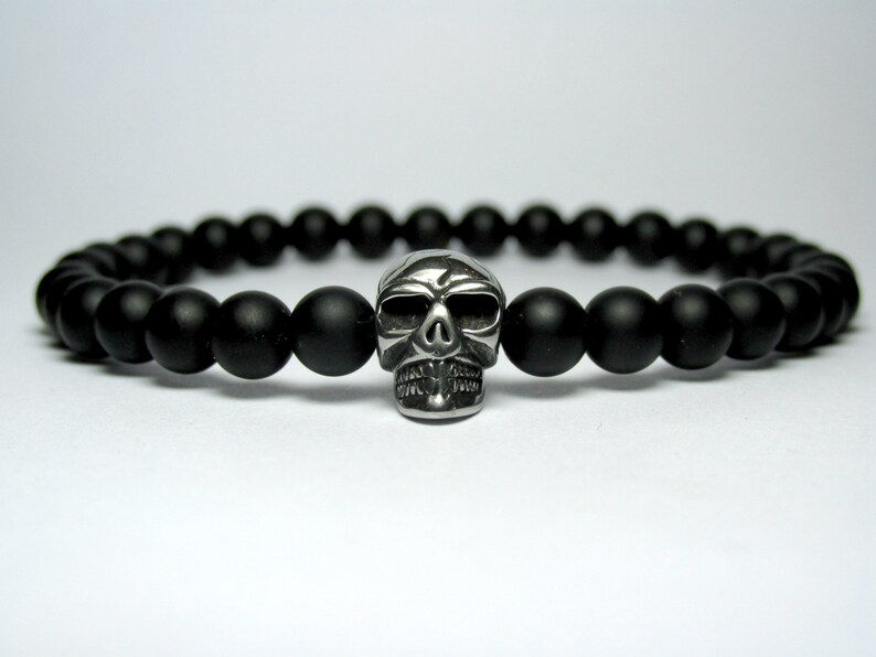 Birthday Gift for Men Mens Onyx Skull Bracelet Mens Onyx Bracelet Mens Skull Bracelet Mens Beaded Bracelet