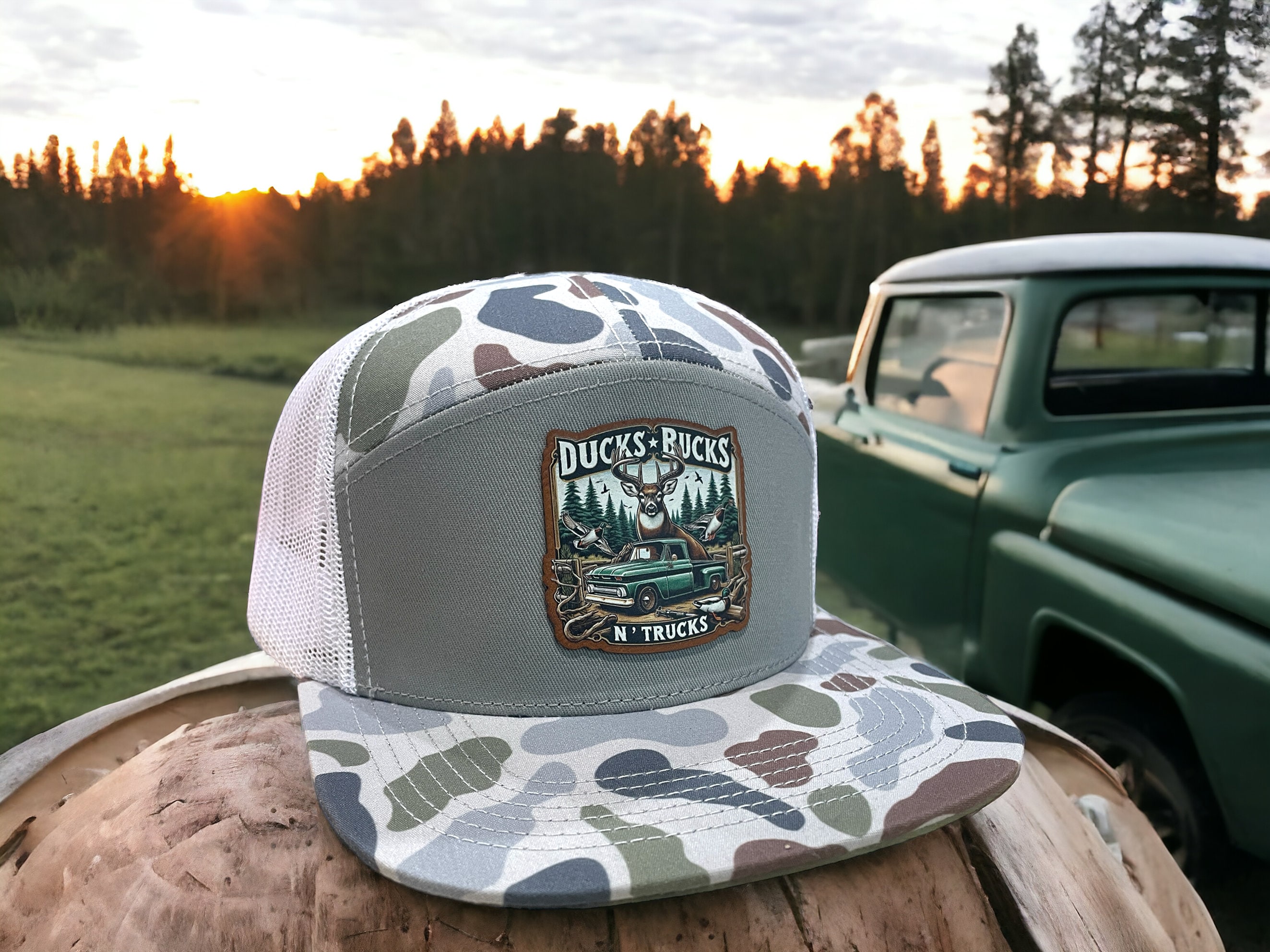 ZIG-ZAG MOTIF HAT - DARK BROWN