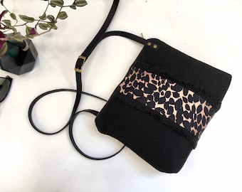 Crossbody bag with leopard print