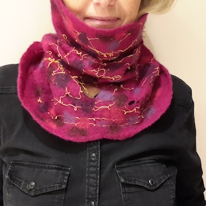 Felted neckwarmer Carded Wool Small scarf Violet neck Accessory