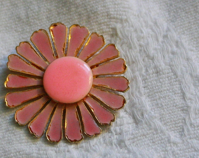Vintage Flower Pin. Pink Flower Pin. Pink and Gold and Flower Pin