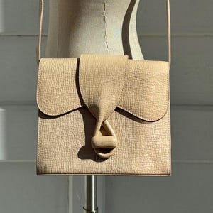 Vintage Loewe beige getextureerde leren schoudertas - Zeldzame Loewe Madrid 1846 licht taupe olifant handtas