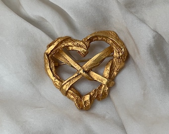 Vintage Christian Lacroix Gold Heart Brooch - Etsy