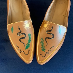 Zapatos de piel sintética de piel sintética marrón pintados a mano Snake Jungle, flats puntiagudos, mocasines, zapatos únicos