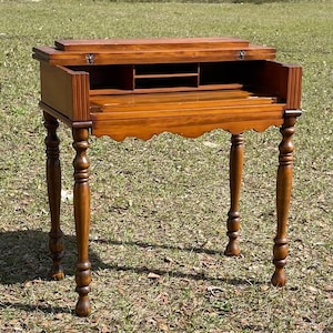 Small ladies writing sale desk