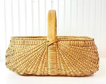 Vintage Basket, wicker basket, buttocks basket, vegetable basket, round basket, gathering basket, butt basket, fruit basket, splint handle