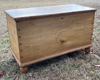 Antique Blanket Chest with feet, wood trunk, Primitive Antique Wood Box, vintage trunk, hope chest, coffee table, Rustic trunk,