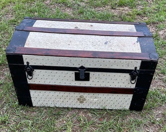 Antique trunk, Round Top Trunk, metal Steamer Trunk, chest, storage box, wood trunk, pirate trunk, treasure chest, trunk