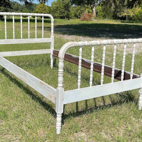 Antique White Wood Bed Full Size Bed Farmhouse Spool Bed Etsy