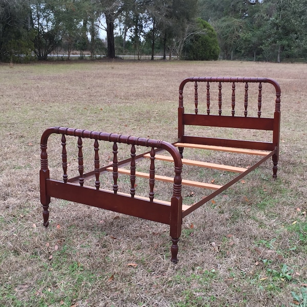 Antique  bed, wood bed, Jenny Lind bed, farmhouse, spool bed, spindle bed, heirloom, vintage furniture, guest room, twin  size bed,