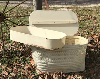 Basket, picnic basket, shabby chic basket, woven basket, wicker storage basket, container, shabby chic decor