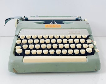 Vintage Smith Corona Typewriter, Sterling Typewriter, Manual Typewriter, Hard Case, Made in USA,