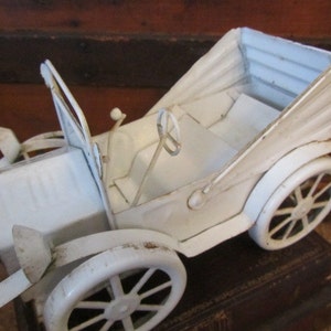 Vintage Tin Car Music Box, White Car, Car Model, Metal Car, Shabby Chic, Rust image 2