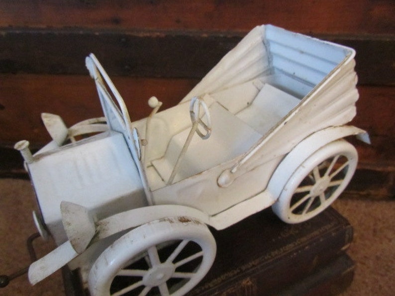 Vintage Tin Car Music Box, White Car, Car Model, Metal Car, Shabby Chic, Rust image 2