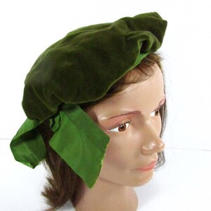 Vintage Berret, green Hat, OOAK hat, Vintage Hat, Velvet Hat,