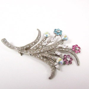 VINTAGE BROOCH, vintage jewelry, vintage pin, flower pin, costume jewelry, rhinestone, enamel ,1950s jewelry, 1950s pin,