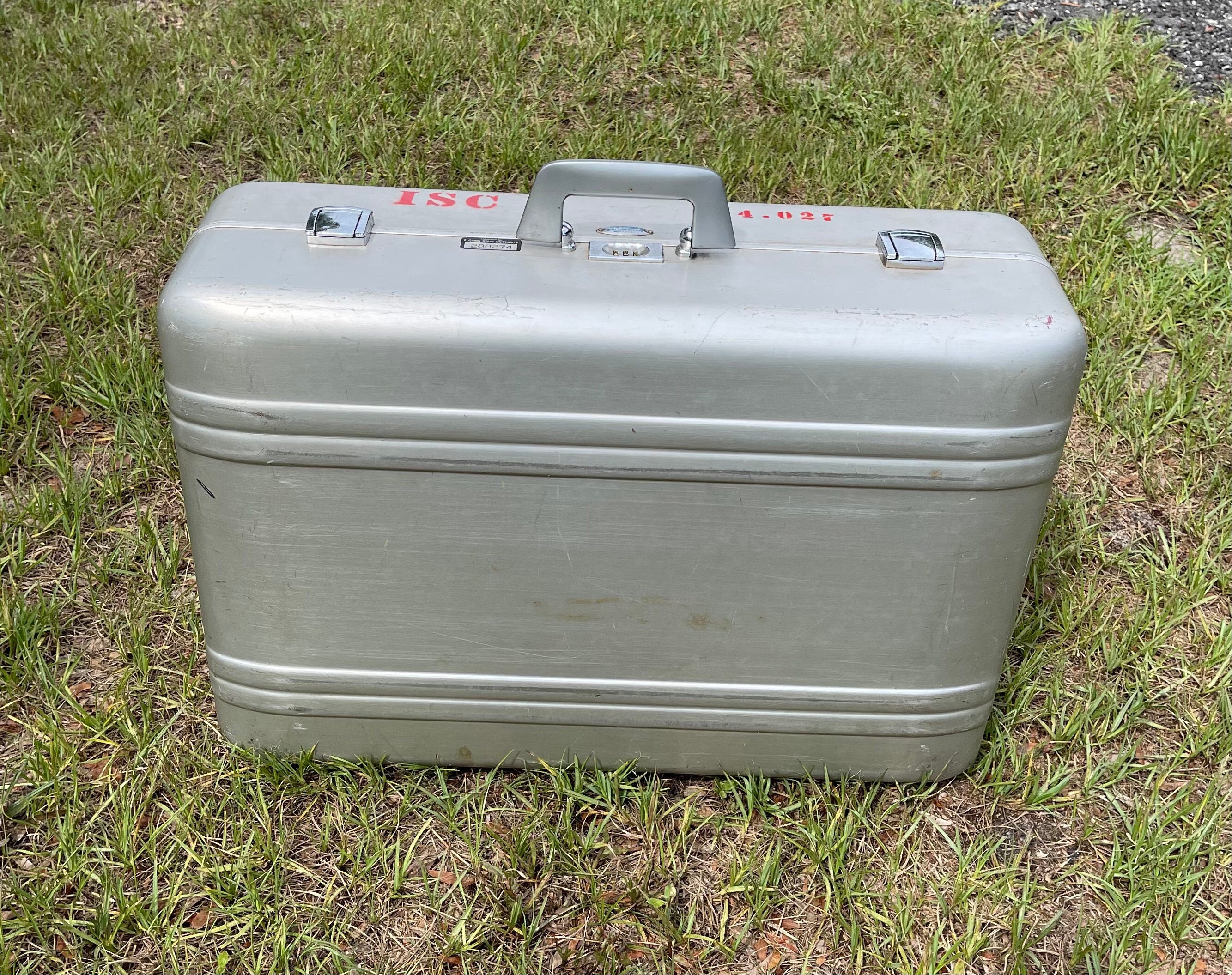 VINTAGE SUITCASE, ALUMINUM Suitcase, Halliburton Zero VINTAGE SUITCASE, ALUMINUM Suitcase, Halliburton Zero