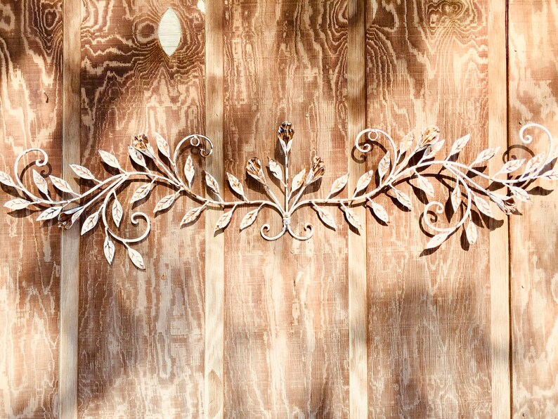 Vintage Metal Scroll Wall Hanging Painted Decor French Leaves