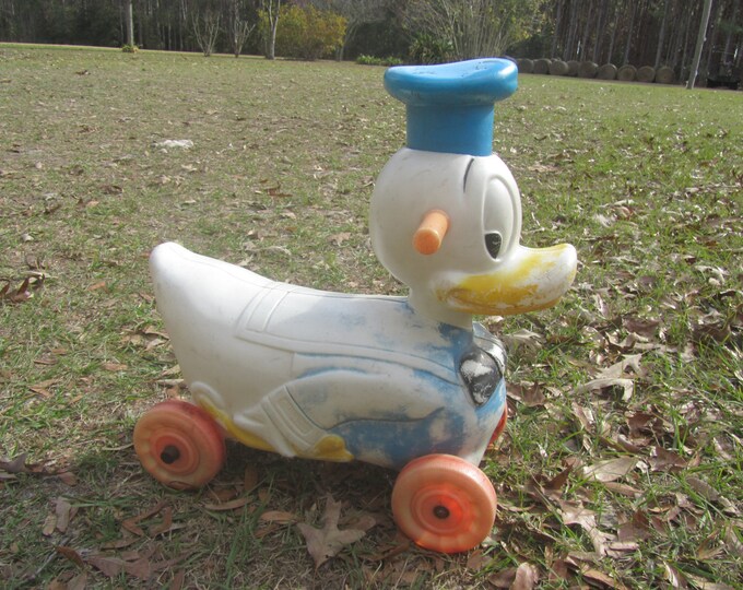 Vintage Donald Duck Ride on Toy, Riding Toy, Push Down Hat Horn, Disney