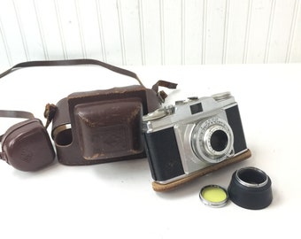 VINTAGE CAMERA, 35 millimeter, German camera, AGFA, photo shoot, collectible, photography, snapshots, leather camera case,