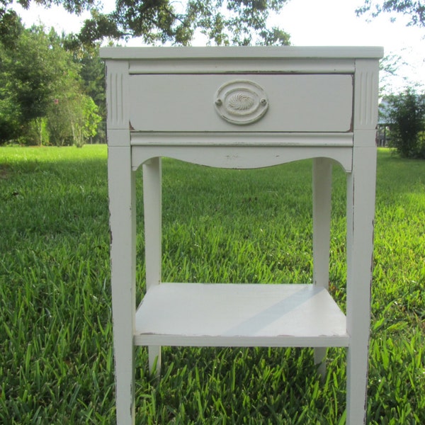 Shabby decor side table, nightstand,ornate, vintage side table, end table,table.furniture,shabby chic decor,white table