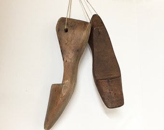 VINTAGE SHOE FORM, Shoe Stretcher, French shoe mold, french cobbler, wood tool, Wood Shoe Tree, Instant collection