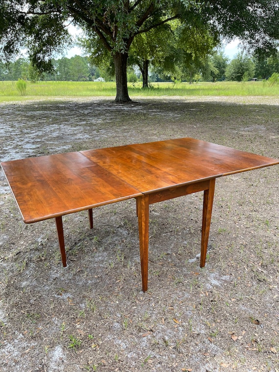 Vintage 2024 harvest table