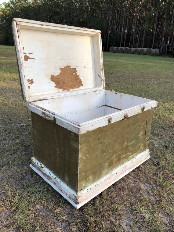 Vintage Wood Tack Box, Storage Box, Boat Box, Handmade Box, Horse Tack Box,  Tac, Large Box, Wood Trunk, Chippy Paint, Primitive Furniture, -  Canada