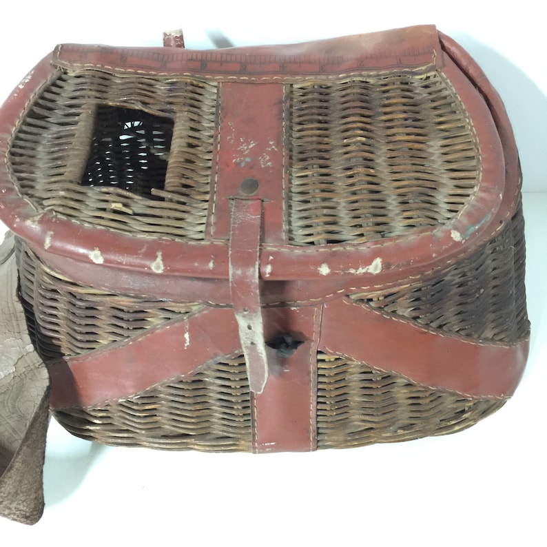 Panier De Pêche Vintage - Osier Tressé - Pour La Pêche à La Mouche - État D'usage