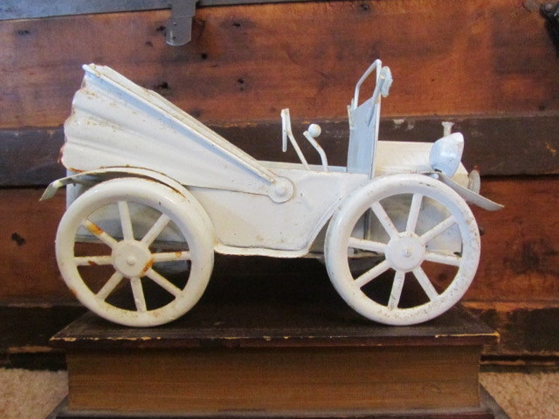 Vintage Tin Car Music Box, White Car, Car Model, Metal Car, Shabby Chic, Rust image 1