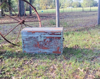 Vintage trunk, Antique Steamer Trunk, Round Top Trunk, Chest, storage box, chippy paint chest, 1800s  trunk, treasure chest, antique trunk