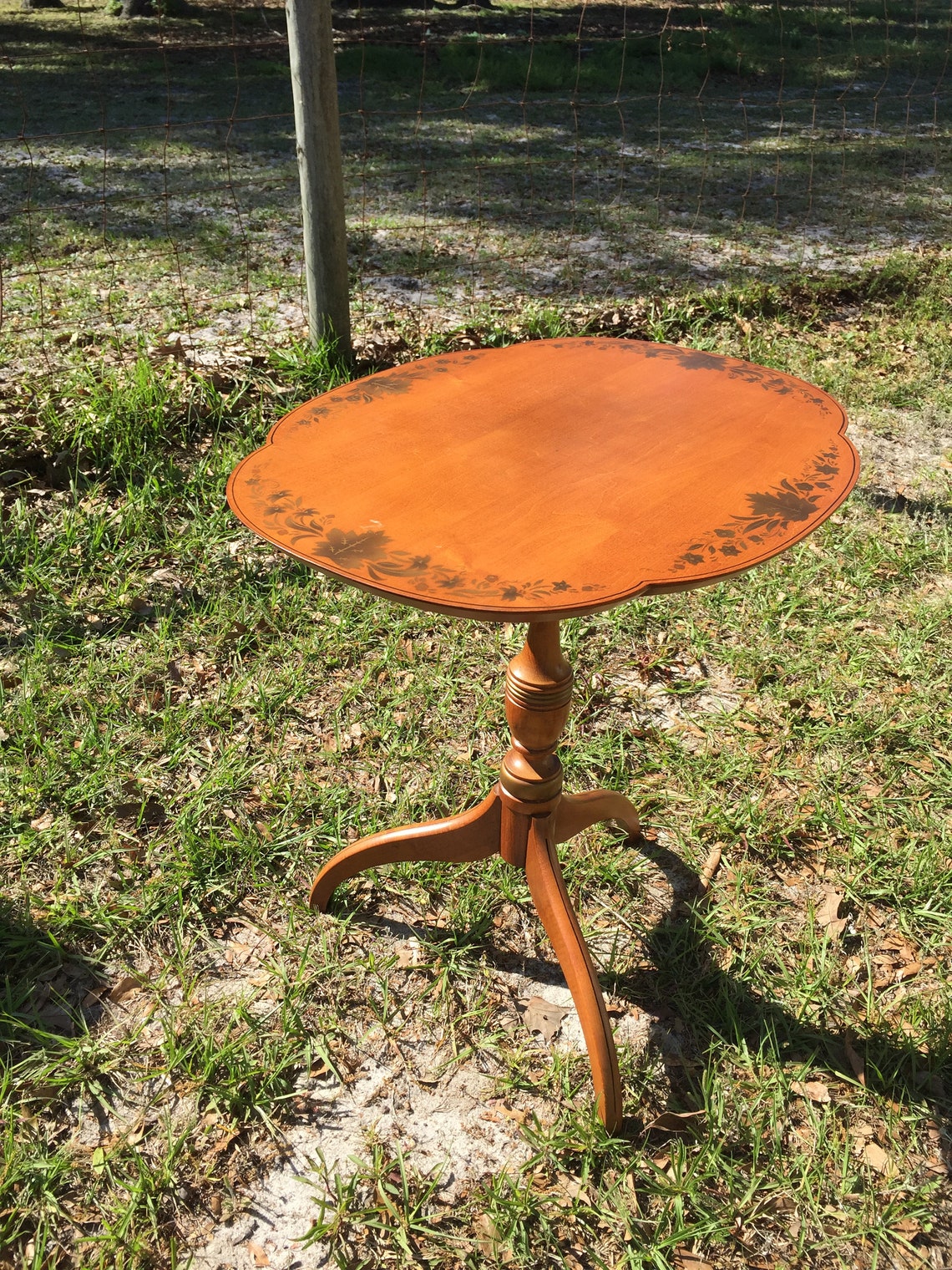 Hitchcock Table Vintage Side Table Tilt Top Table Vintage Etsy