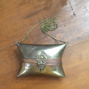 Vintage purse, mini purse, India purse, metal purse, brass purse, brass accessories, fashion accessories, brass jewelry, ornate purse image 4