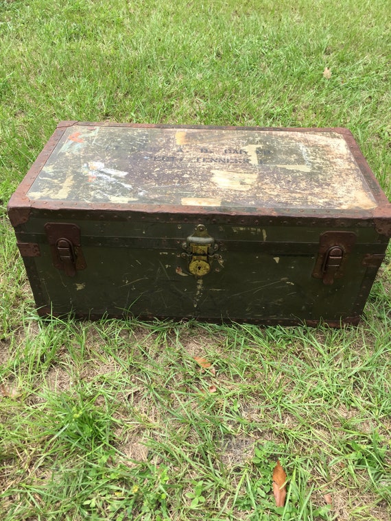 Vintage Military FOOT LOCKER w Tray storage trunk GREEN coffee table box  wwii US