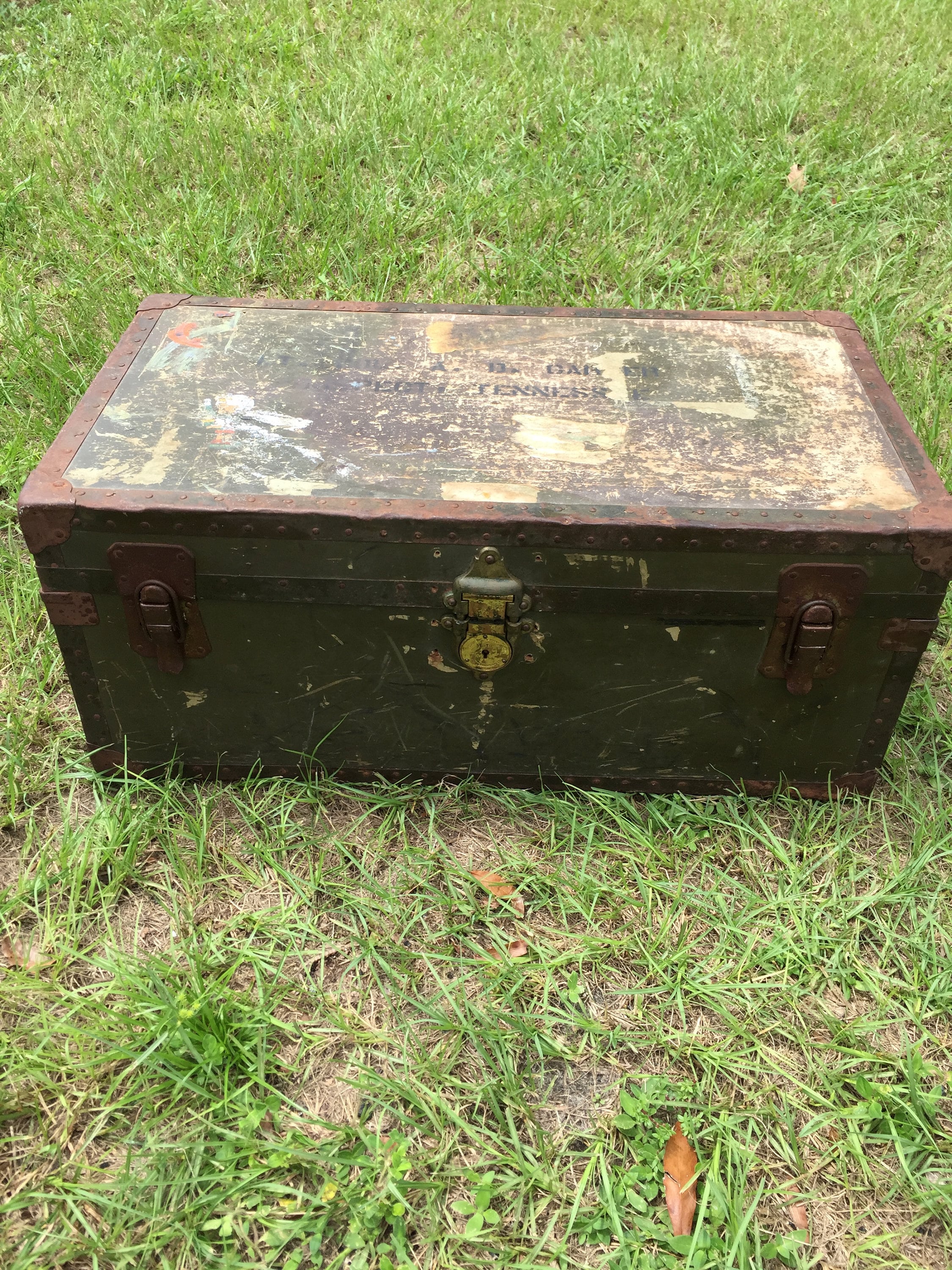 Vintage Military FOOT LOCKER storage trunk GREEN coffee table box wwii US  40s
