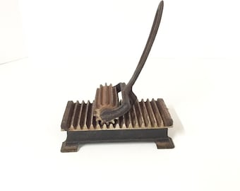 ANTIQUE iron, Cast iron tool, Pleat Tool, fluting iron, pleating Metal iron, rare tool, industrial decor, north bro. Mfg. Philadelphia