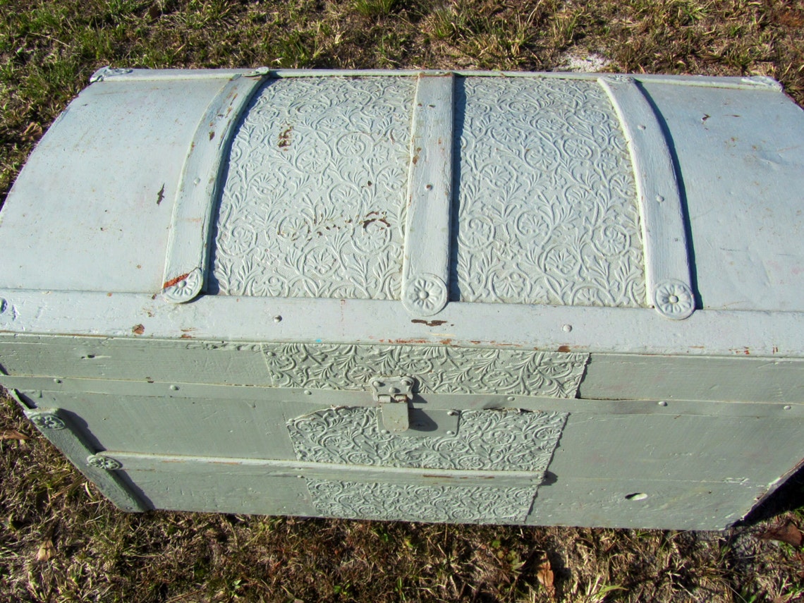 Vintage Trunk Antique Steamer Trunk Round Top Trunk Chest Etsy