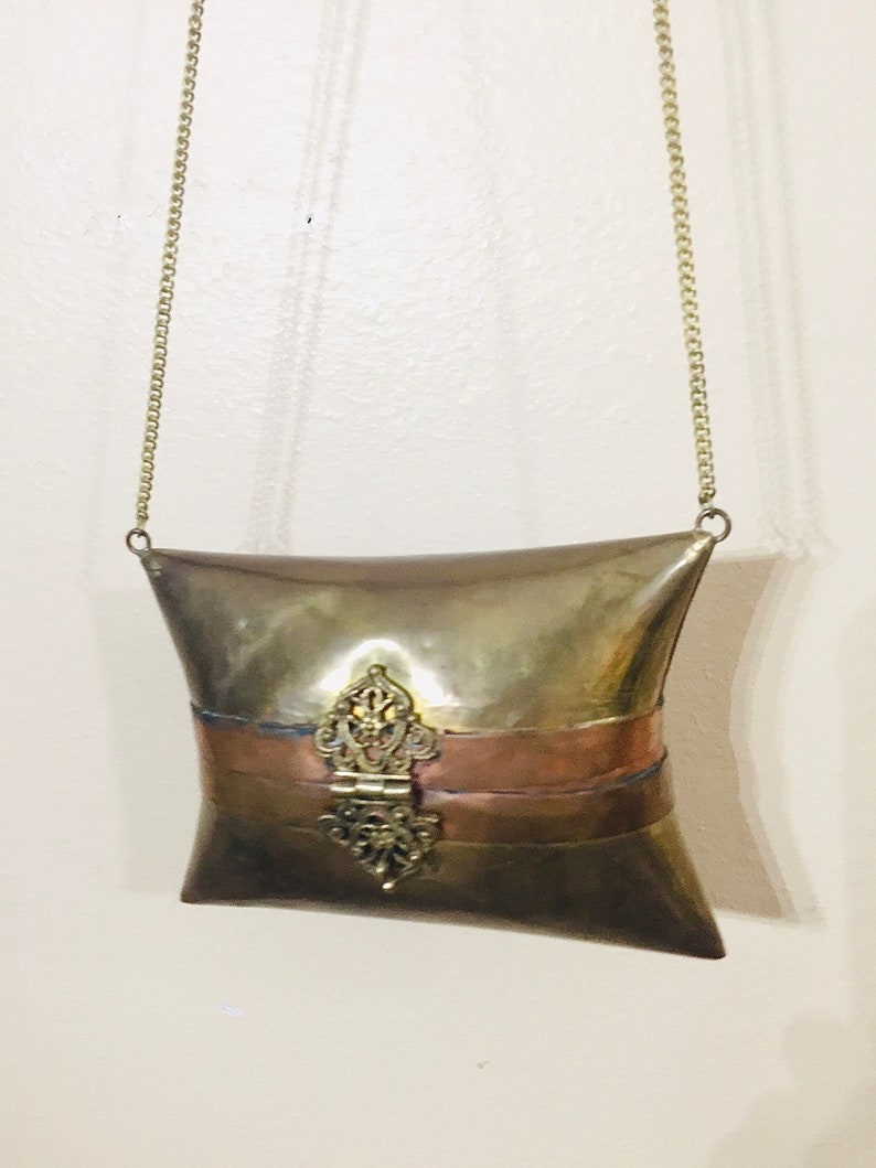Vintage purse, mini purse, India purse, metal purse, brass purse, brass accessories, fashion accessories, brass jewelry, ornate purse image 6