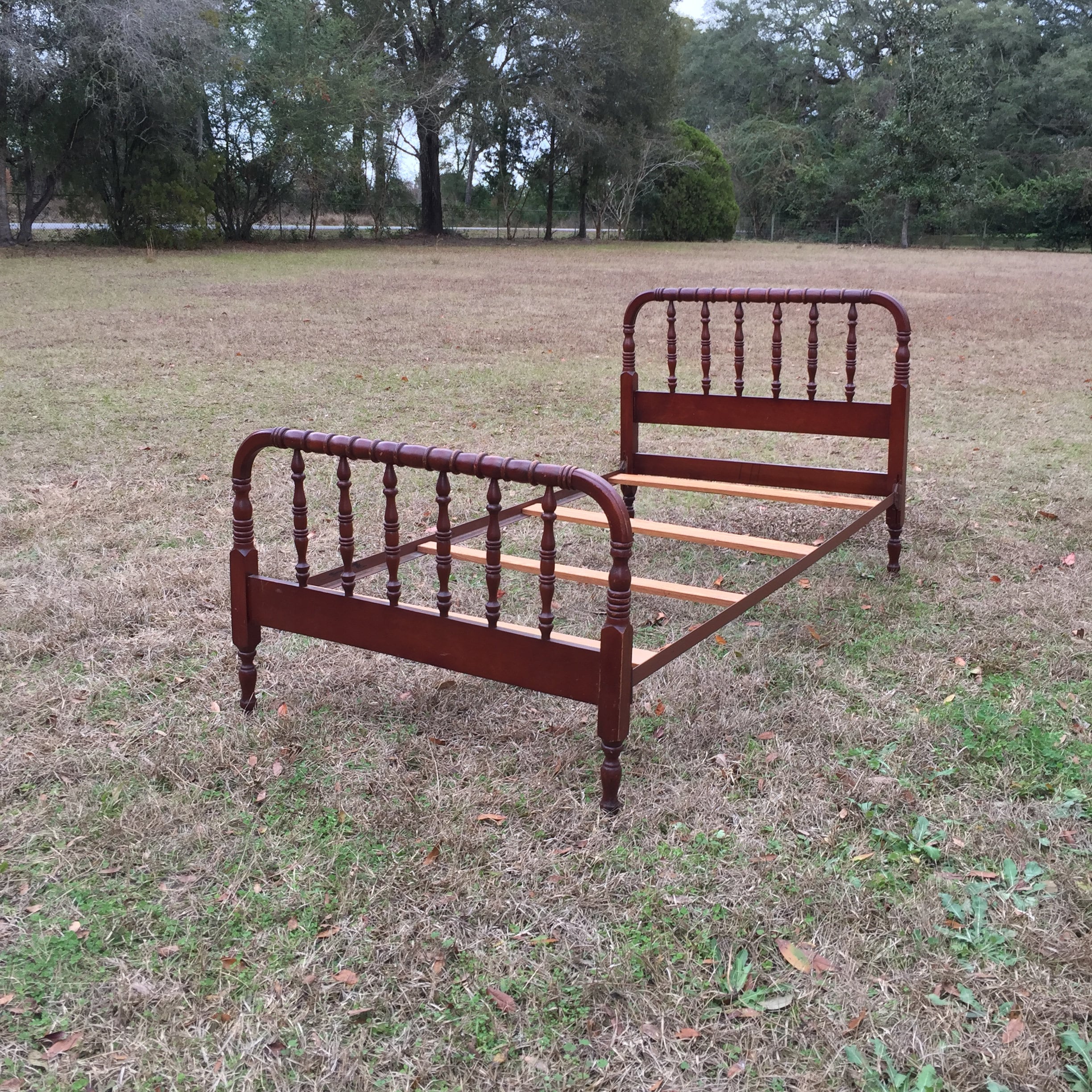 King size online jenny lind bed