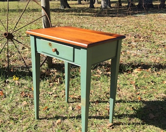 Vintage furniture, Shabby decor side table French nightstand, Vintage decor, Furniture,Shabby chic decor,nightstand,Side table,