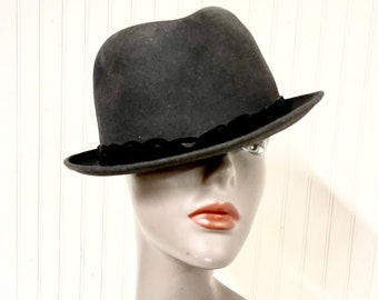 Vintage Hat,Fedora hat, Mens Hat, Hat, fashion, red feather, charcoal black hat, designer hat, Knox NY hat, dress hat, 1950s hat fashion,