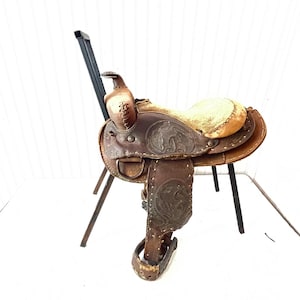 Vintage Saddle, Western saddle, horse saddle, Equestrian, Leather saddle, saddle stand,Farmhouse Decor, Rustic ranch decor, rodeo