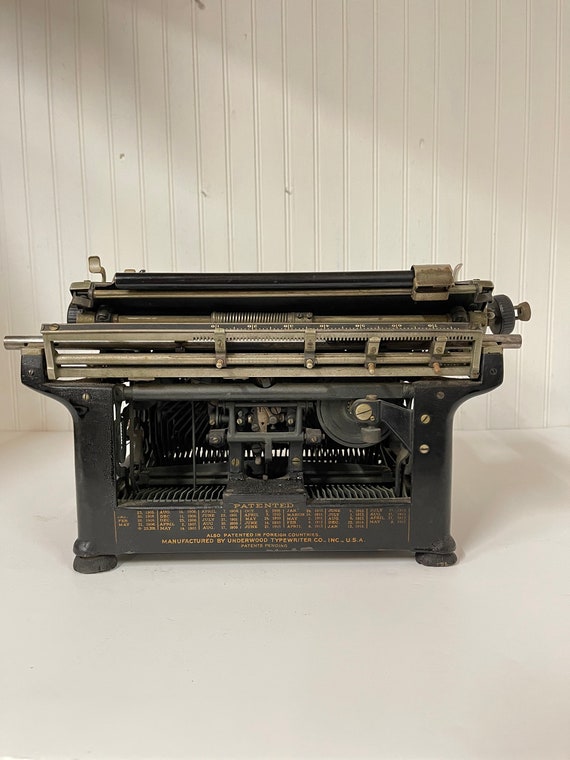 Collecting the Vintage Typewriter - American Farmhouse Style