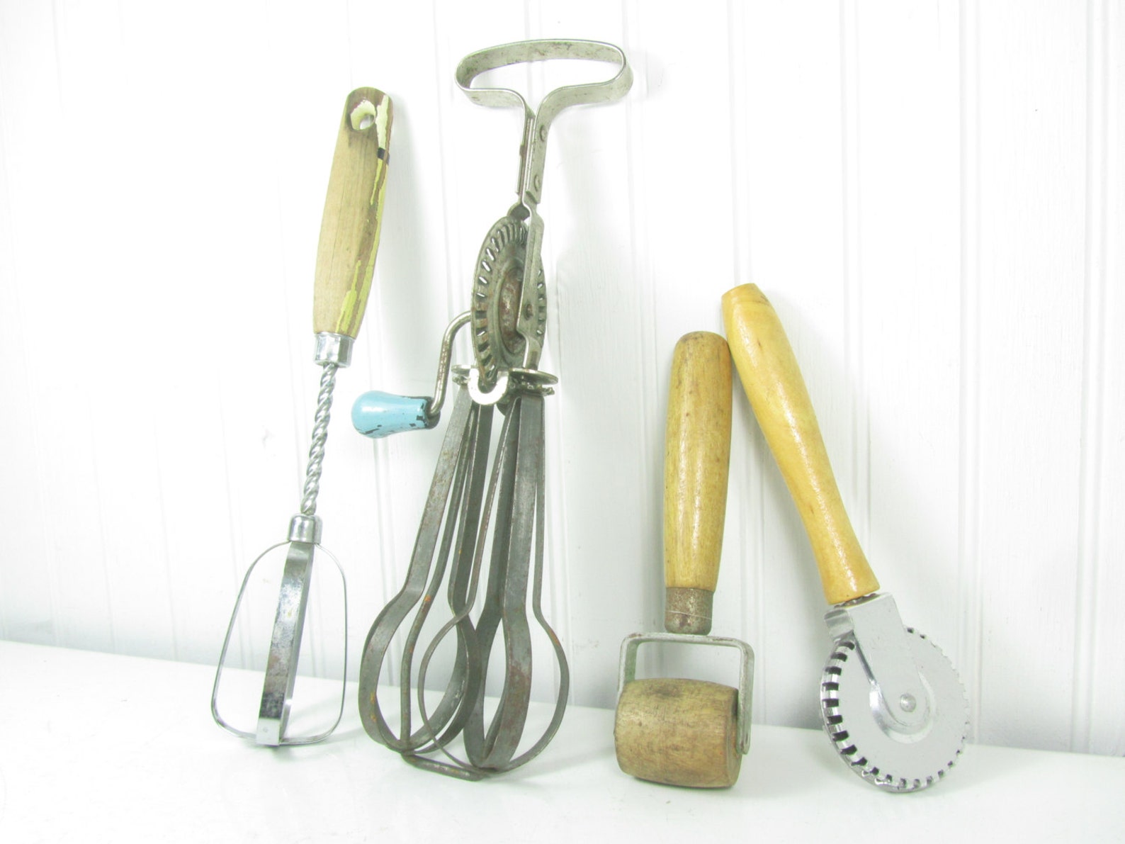 Vintage Kitchen Utensils Kitchen Collectible Egg Beater Etsy