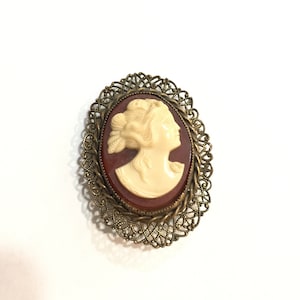 Vintage cameo, vintage  brooch, pin, antique  jewelry, shell cameo, Victorian  jewelry, shell pink, cameo pendant pin, vintage pendant