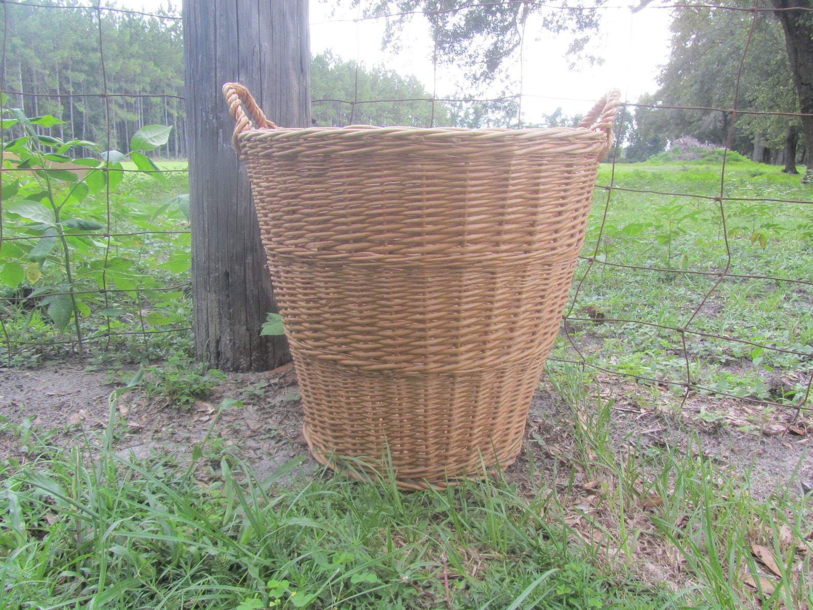 Willow Basket Hamper Vintage Basket Laundry Shabby Chic Etsy