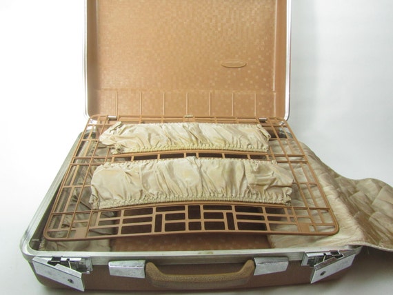 FORECAST LUGGAGE, Retro Luggage, Hard Case, Travel Bag, Dog Bed View 5