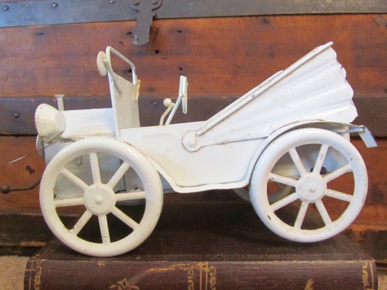 Vintage Tin Car Music Box, White Car, Car Model, Metal Car, Shabby Chic, Rust image 5