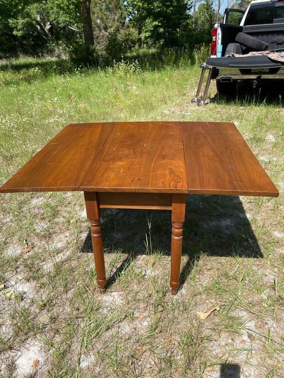 Cherry drop 2024 leaf dining table