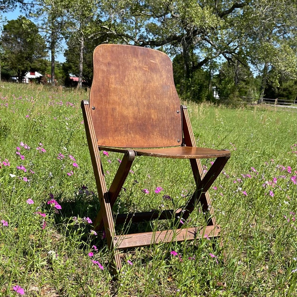 Vintage Folding Chair, American Seating, Grand Rapids Michigan, wood chair, Folding Seat, Party Chair, portable-chair, spare chair